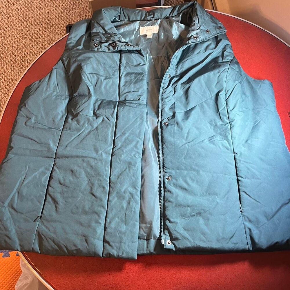 Merona Women's Blue and Navy Gilet